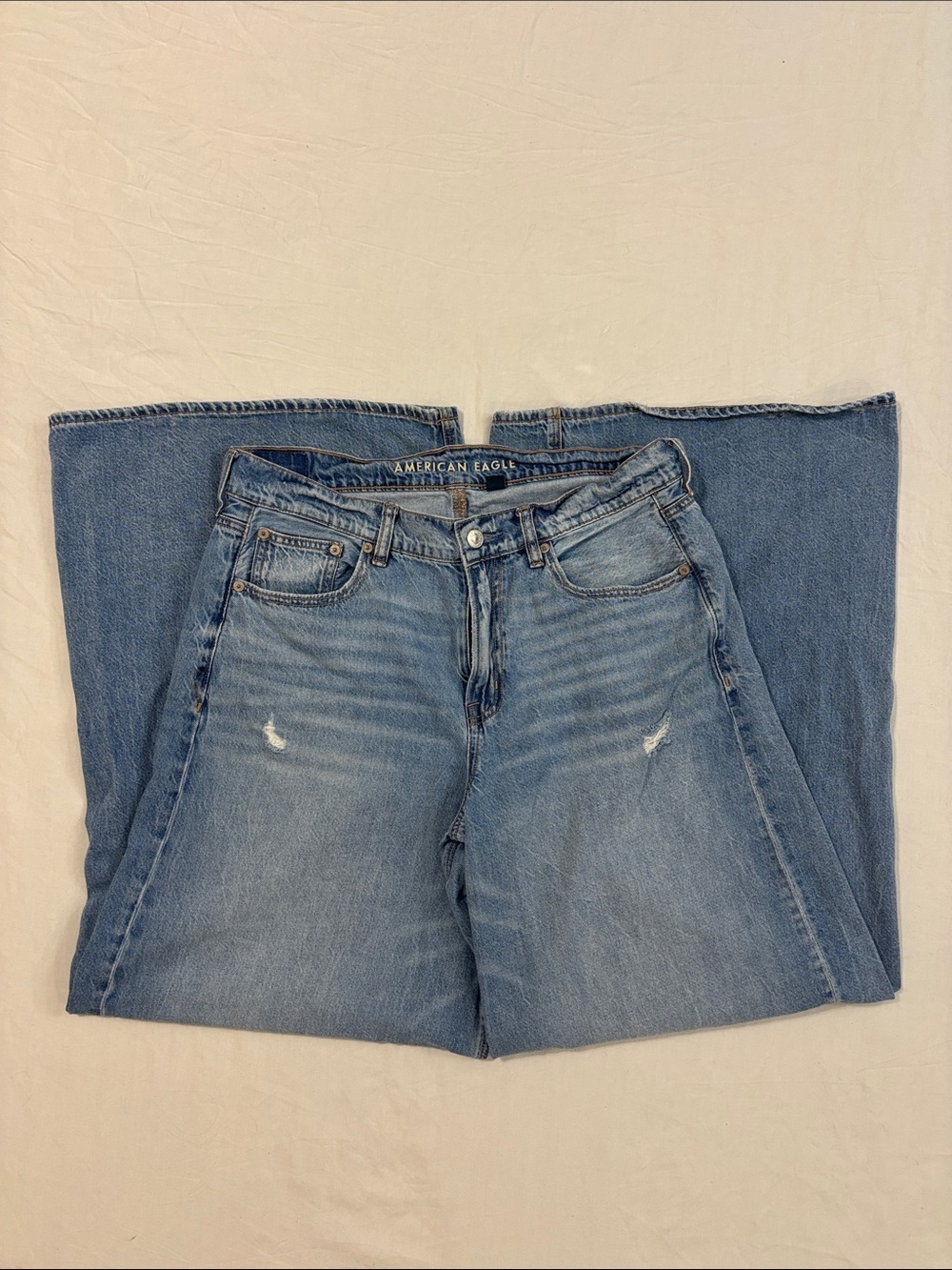 American Eagle Women's Super High-Rise Ultra Wide Leg Jeans